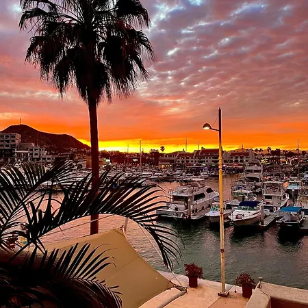 Marina Cabo Plaza